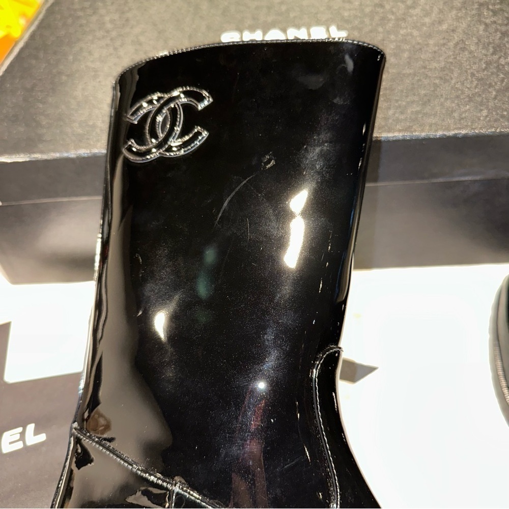 New Size 37.5 Chanel Patent CC Mid Calf Boots Black - Picture 9 of 11